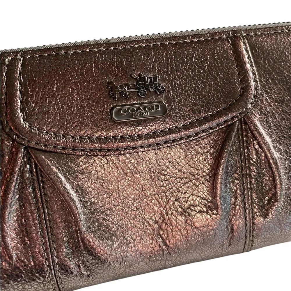 Coach New Madison Gunmetal Pewter Metallic Accordion Zip Around Wallet NWOT
